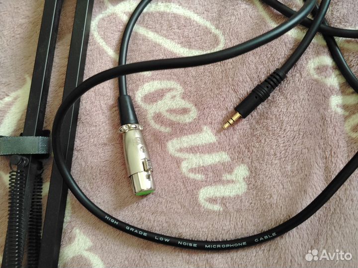 Микрофон и стойка