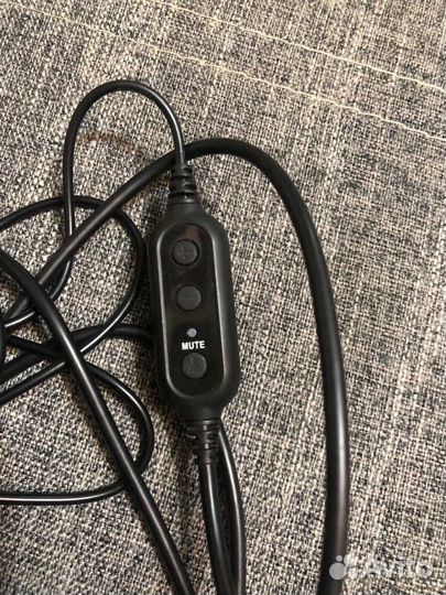 Наушники с микрофоном