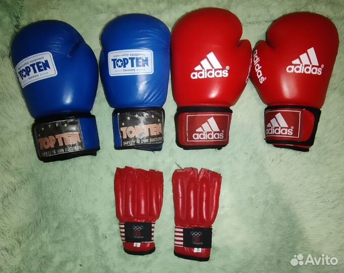 Боксерские перчатки