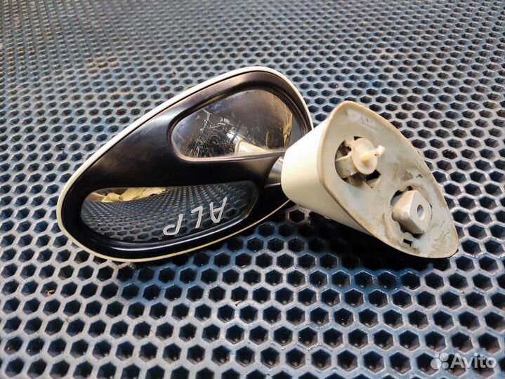 Зеркало на крыло Toyota alphard 1