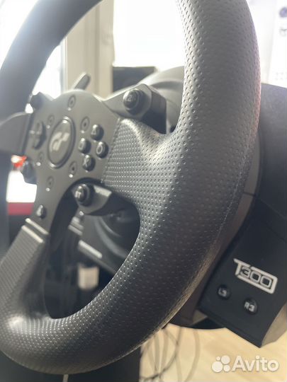 Игровой руль Thrustmaster T300