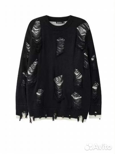Рванный свитер