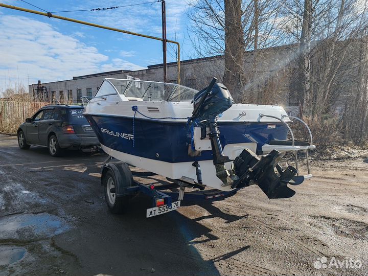 Катер Bayliner каютный