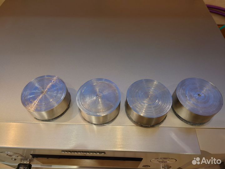 Ножки под акустику и аппаратуру