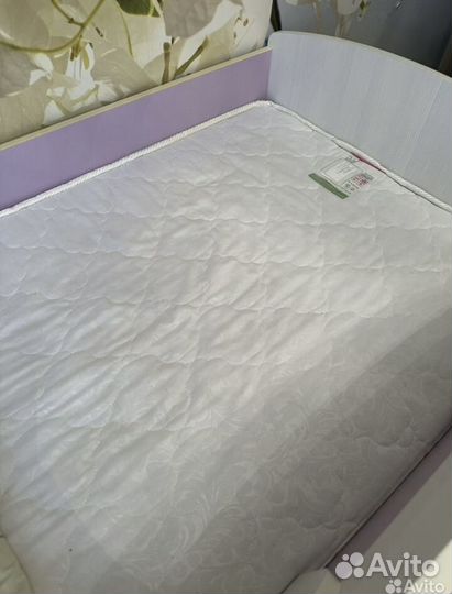 Детская кровать чердак со столом и шкафом