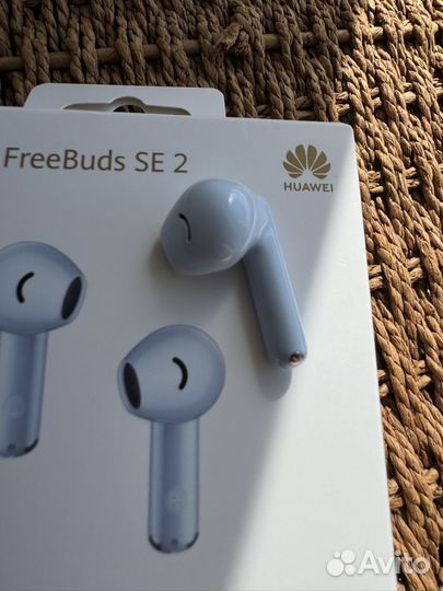 Правый наушник freebuds se 2 новый