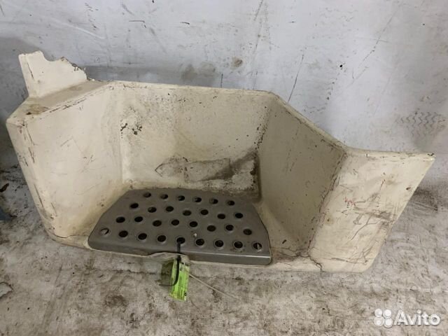 Подножка нижняя левая MAN TGA TGX