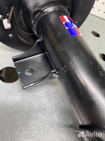 Амортизатор передний правый Kia Ceed