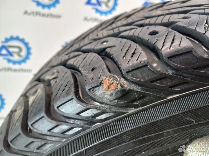 Yokohama Ice Guard Stud iG55 215/60 R16 99T