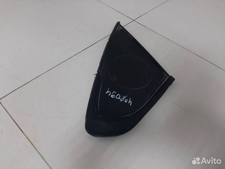 Стекло кузовное глухое правое Nissan Almera 3 G11