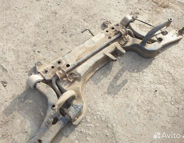 Подрамник Ford Fusion 2010