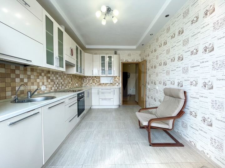 2-к. квартира, 60 м², 11/16 эт.