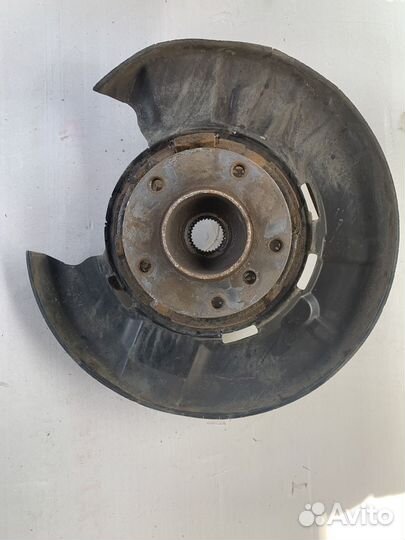 33326774808 кулак задний правый BMW E90