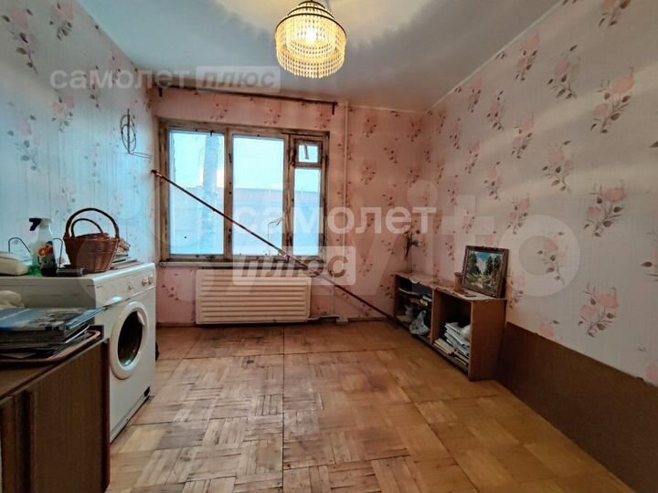 2-к. квартира, 43 м², 1/9 эт.