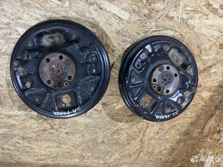 Щит опорный задний Skoda Fabia 2 07-15