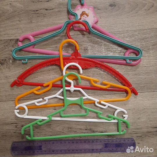 Вешалки плечики детские разные