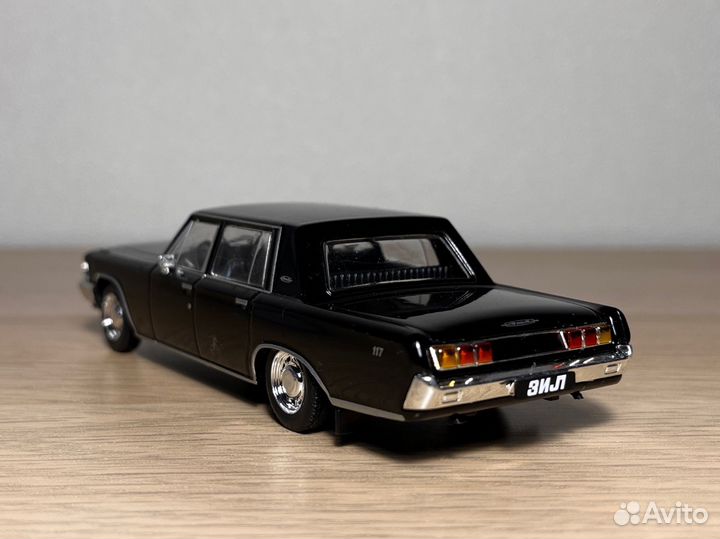 Модель ЗИЛ 117 правительственный 1:43