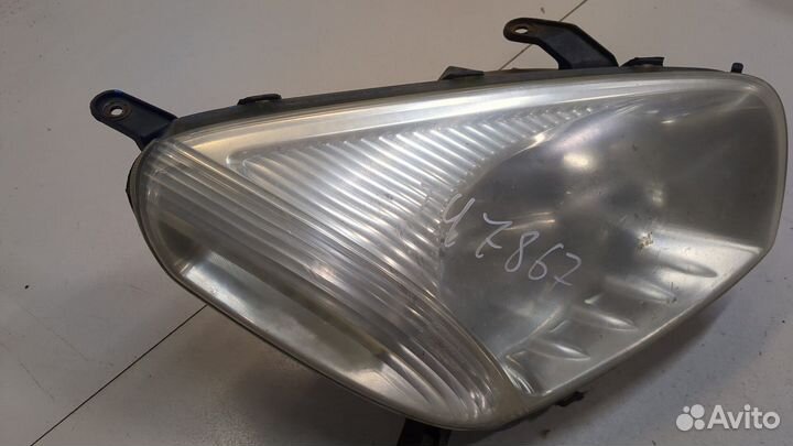 Фара (передняя) правая Toyota RAV 4, 2001