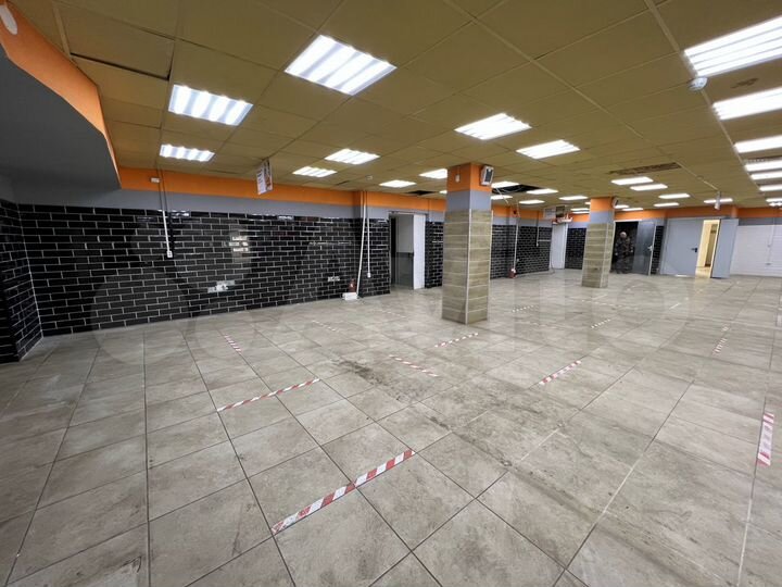 Торговая площадь, 984.9 м²