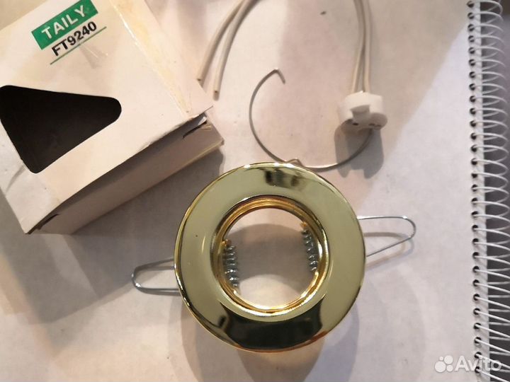 Светильник, розетки и выключатели