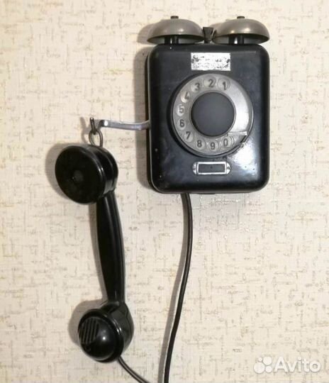 Довоенный старинный телефон
