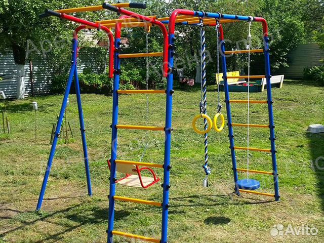 Уличный спортивный комплекс