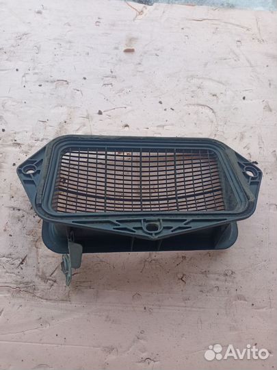 Воздухозаборник Volkswagen Passat B6