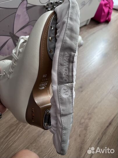 Коньки для фигурного катания профессиональнын edea