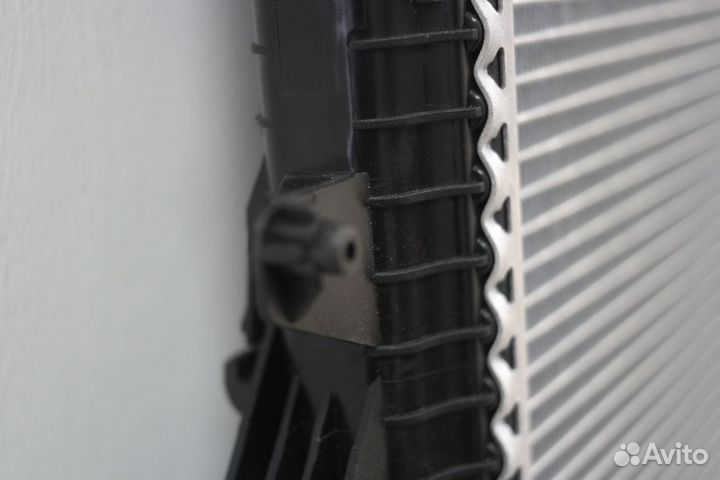 Радиатор охлаждения Фольксваген Туарег 02-10