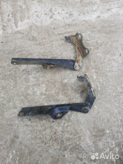 Петли капота Nissan March CG10