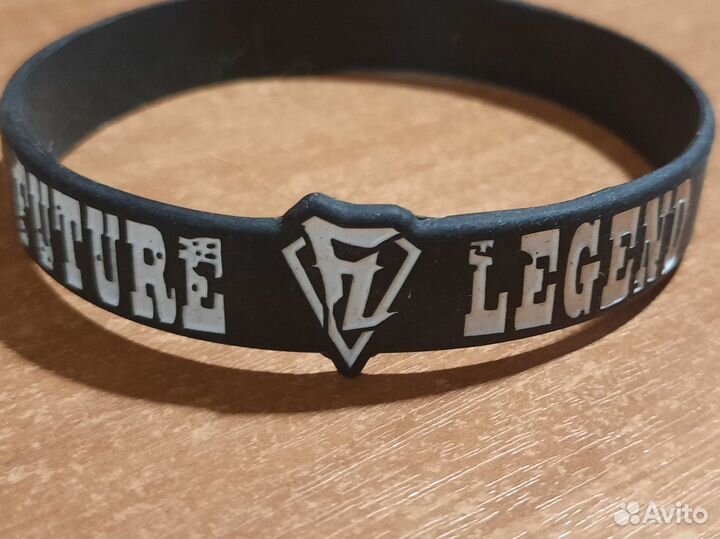 Future legend селиконовый браслет мерч