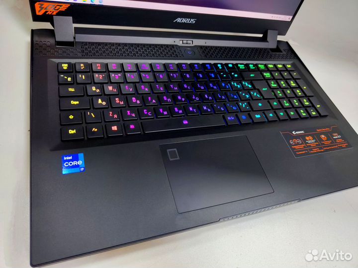 Топовый Aorus 17.3 ips300hz, i7, механика гарантия