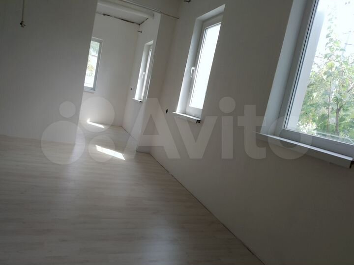 Дом 27 м² на участке 20 сот.