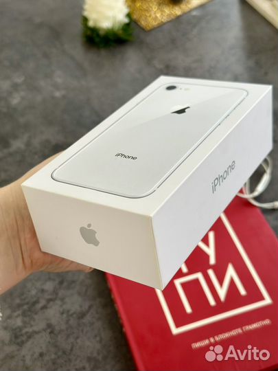 Коробка от iPhone 8
