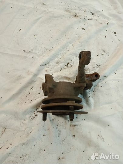 Передний правый поворотный кулак Ваз Ока