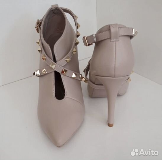 Ботиночки от Valentino