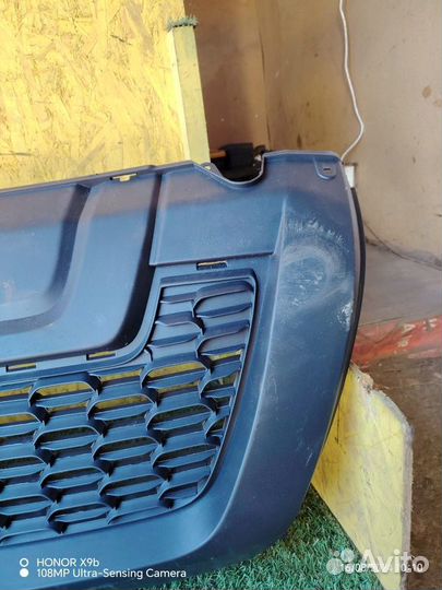 Решетка в бампер Renault Duster 2015