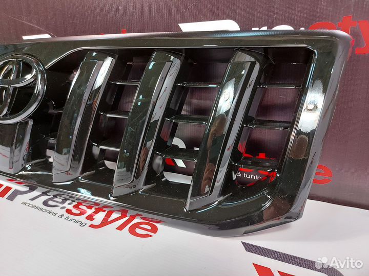 Решетка радиатора Toyota Land Cruiser Prado 120