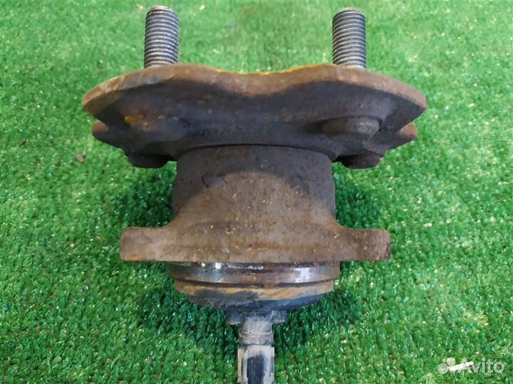 Ступица задняя левая Toyota Auris E18 2015