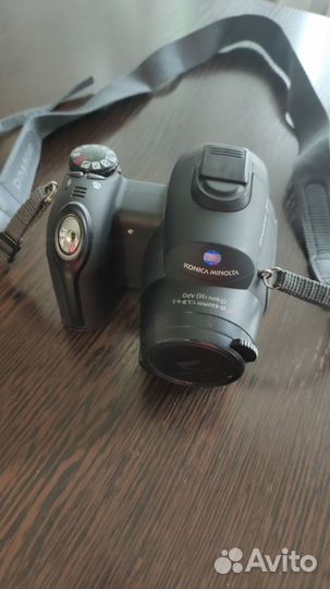 Компактный фотоаппарат konica