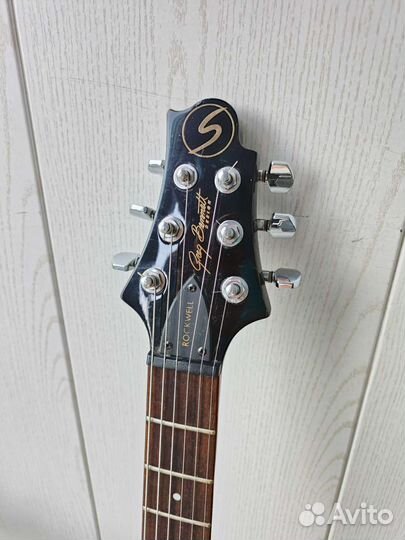 Электрогитара Greg Bennet - Explorer