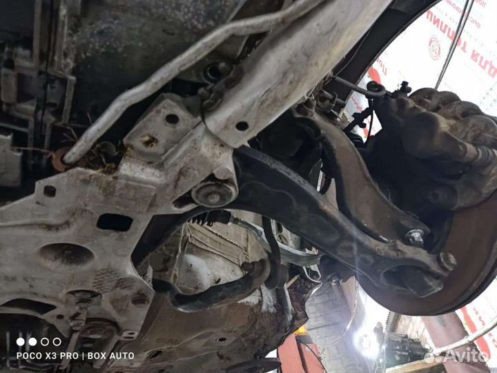 Передние нижние рычаги Пежо 407