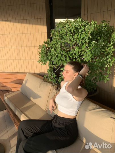 Бариста, кассир, чайный мастер, актер, кондитер