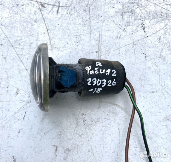 Повторитель в крыло Шкода Фабия Октавия Суперб