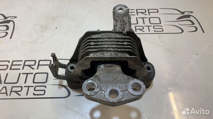 Подушка правая Chevrolet Cruze J300 F16D4 1.6 2010