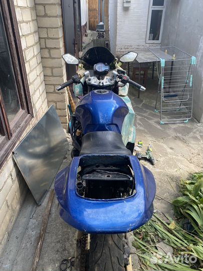 Suzuki gsx 750f katana