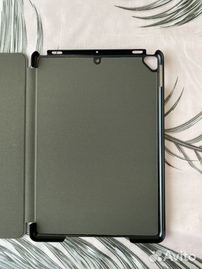 Чехол на iPad
