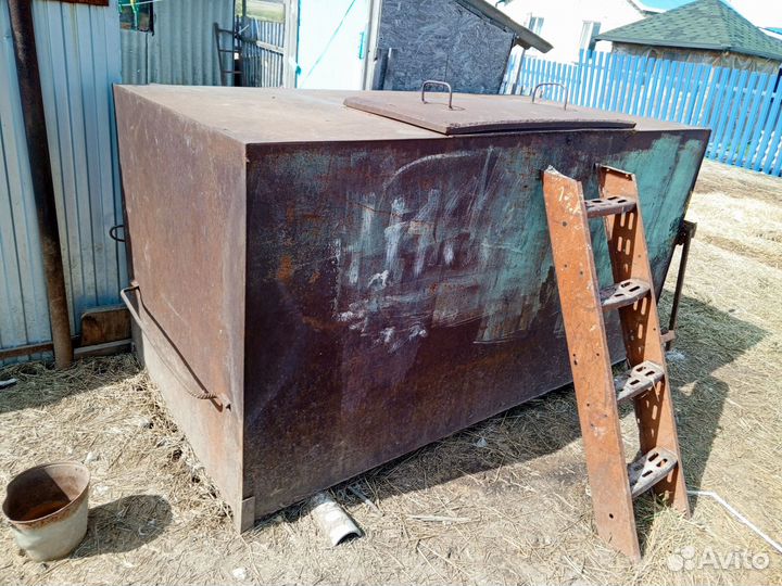 Продам емкость для воды или для зерна