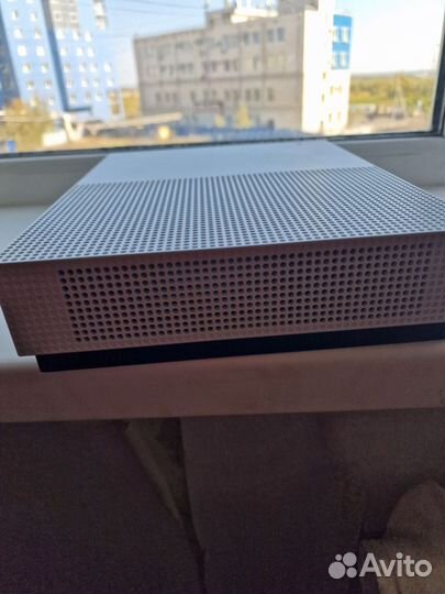 Xbox one s 1tb с играми