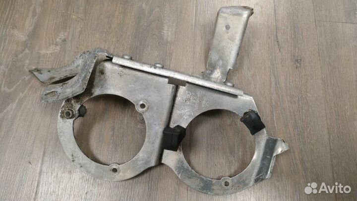 Кронштейн Audi A8 D3 6.0 BHT 2008